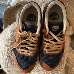 Cute snd comfy hikers/low cut. Worn once.